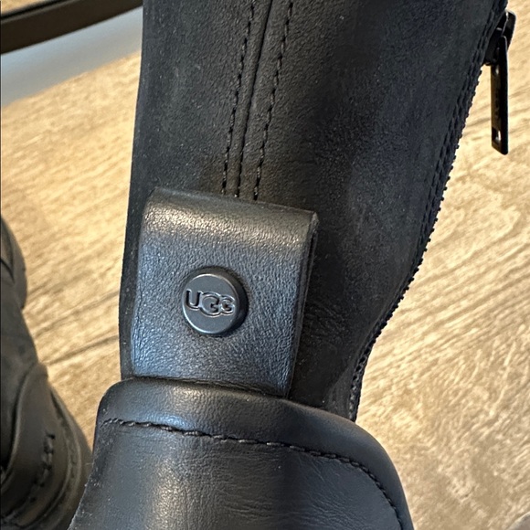 Ugg side zip moto boots black leather 7.5 women’s - Picture 4 of 5